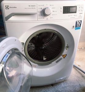 máy giặt electrolux báo e20